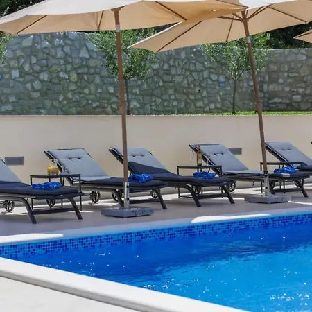 Feriehus Schoene Camellia Mit Privatem Pool By Interhome
