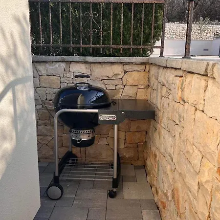 Schoene Camellia Mit Privatem Pool By Interhome *